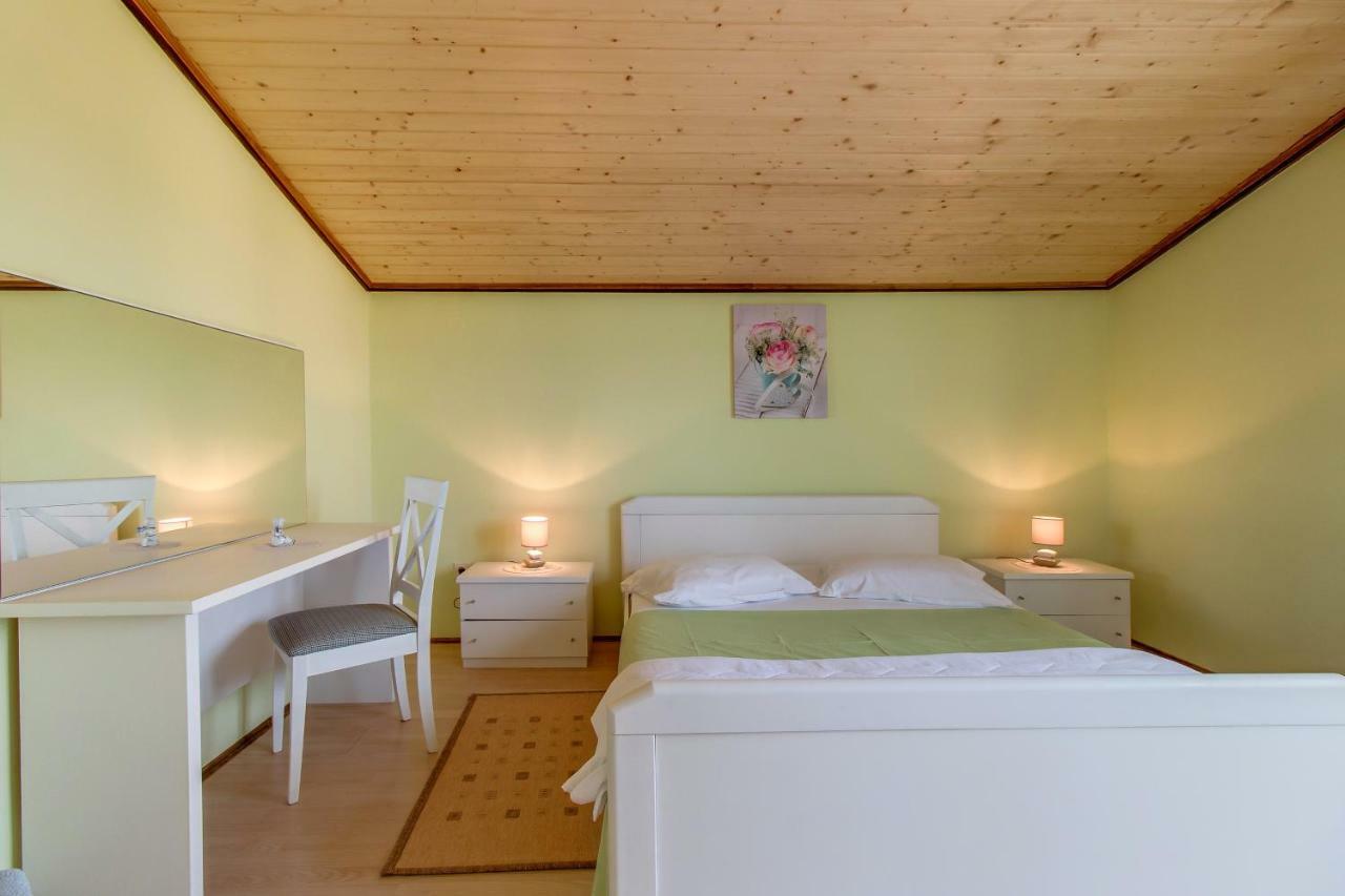 Apartment Malvina Mali Lošinj Eksteriør billede